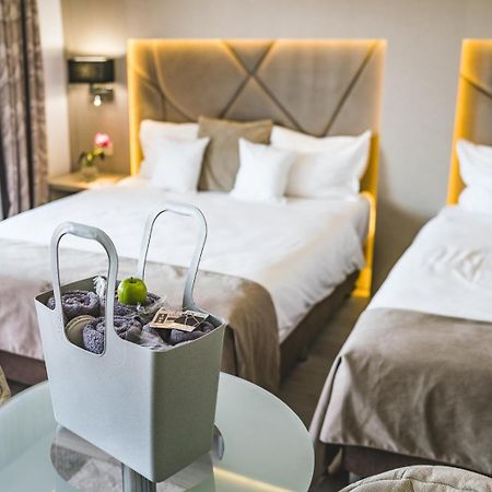 Hotel Eden Garden Spa Campulung Moldovenesc Bagian luar foto
