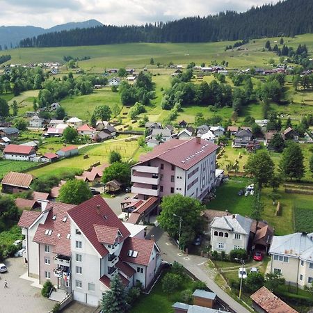 Hotel Eden Garden Spa Campulung Moldovenesc Bagian luar foto