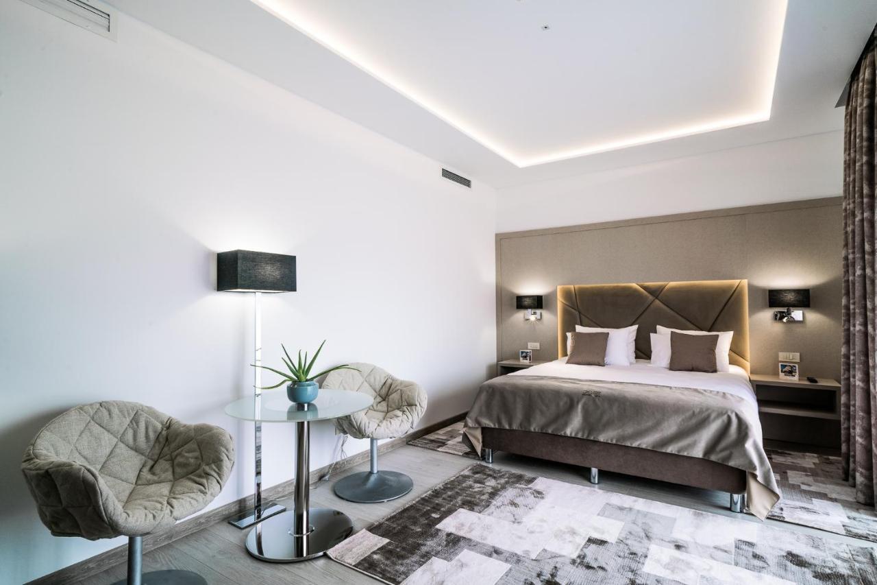 Hotel Eden Garden Spa Campulung Moldovenesc Bagian luar foto
