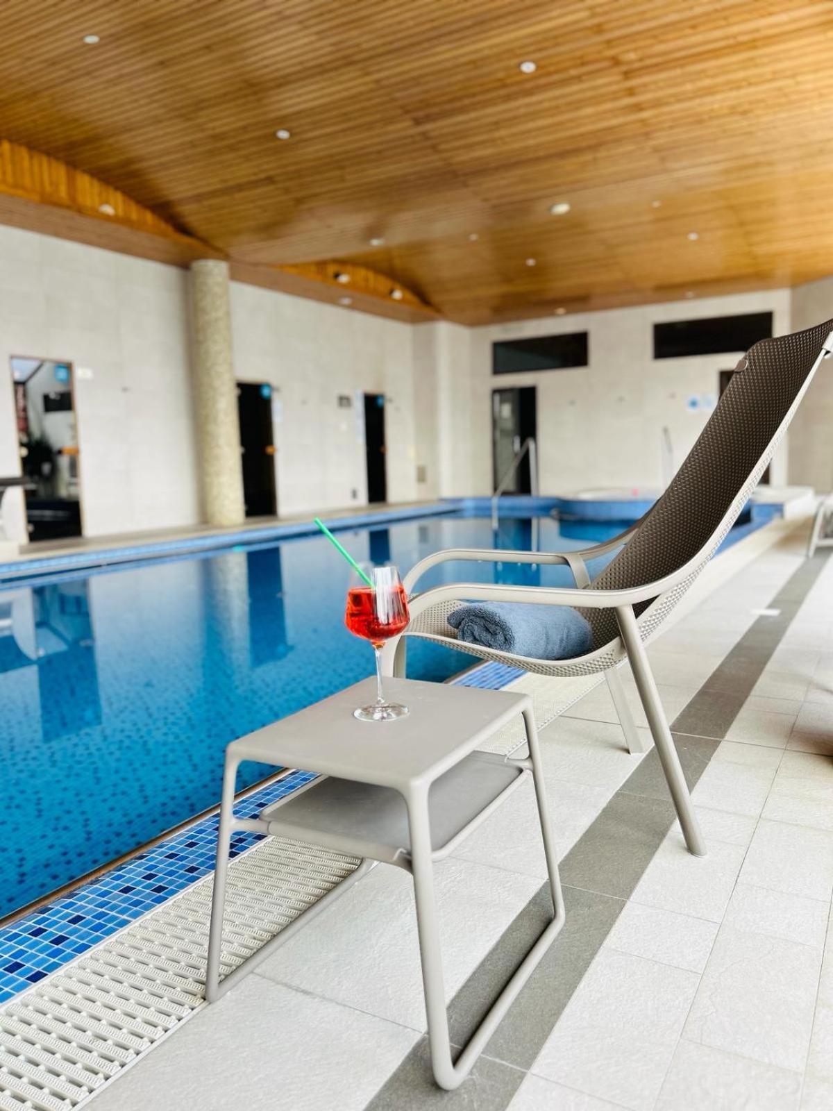 Hotel Eden Garden Spa Campulung Moldovenesc Bagian luar foto